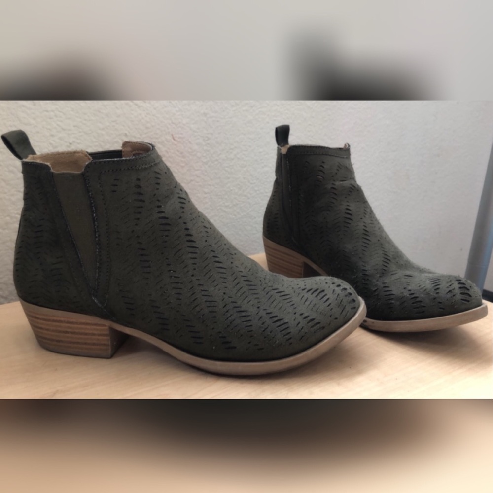 GREEN SUEDE ANKLE BOOTS